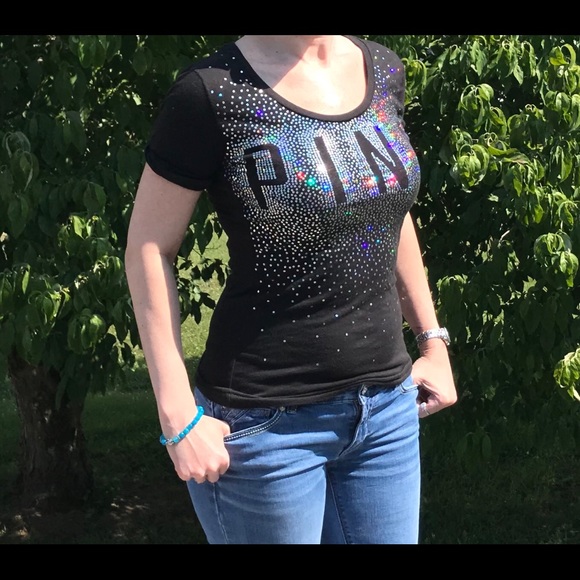 ✨✨PINK Victoria’s Secret SEQUIN RARE LMITED EDITION Vintage tee✨✨ - Picture 2 of 13